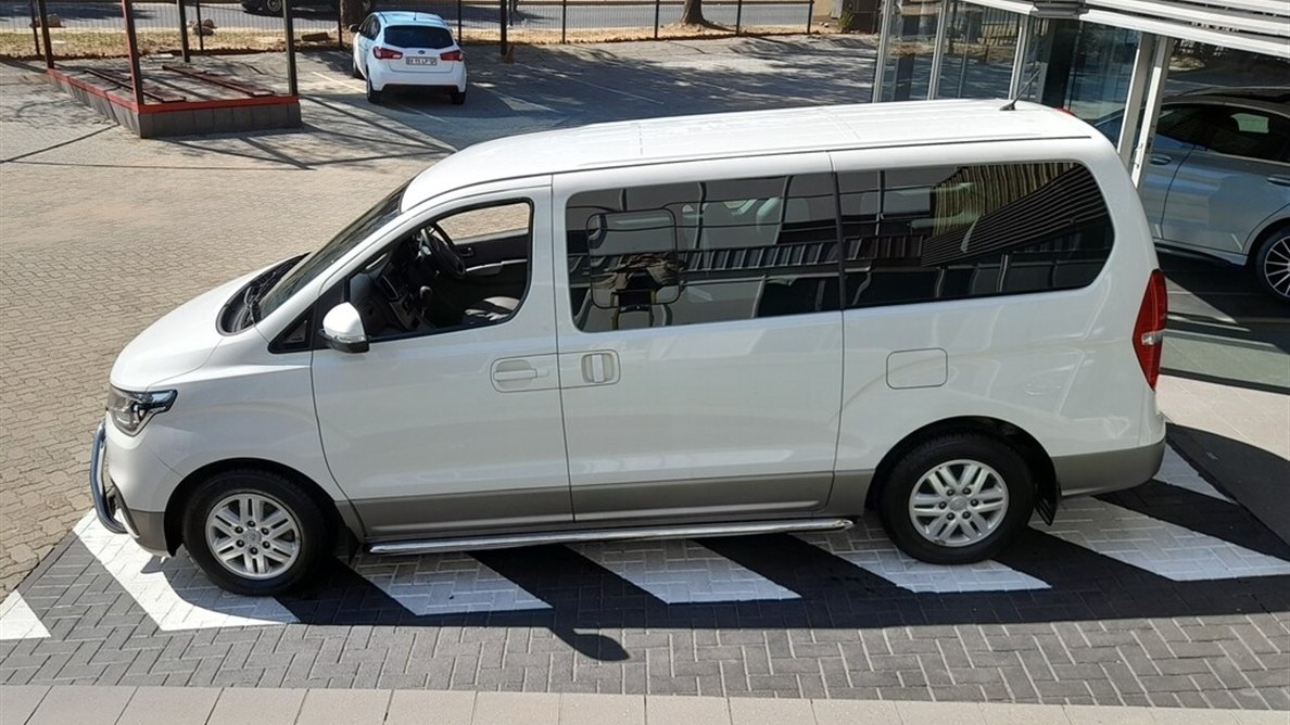 White Hyundai H1 10-seater kombi minivan